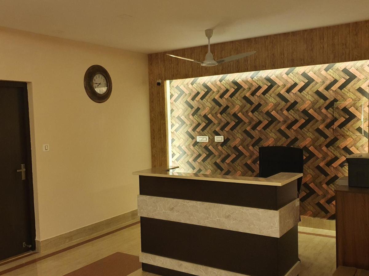 Suluru Sri Lakshmi Palace A/C酒店 外观 照片