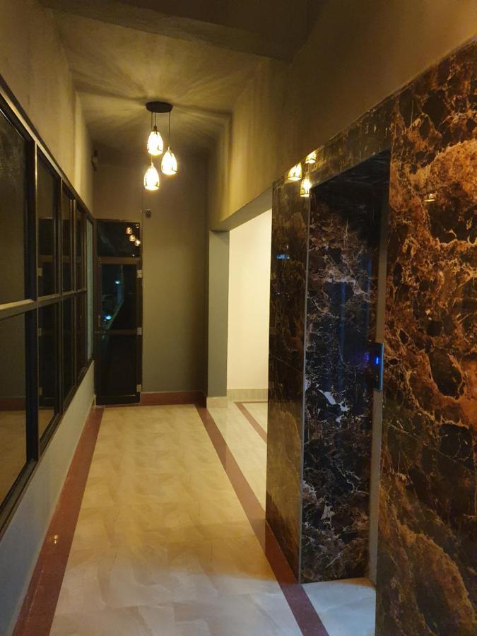 Suluru Sri Lakshmi Palace A/C酒店 外观 照片
