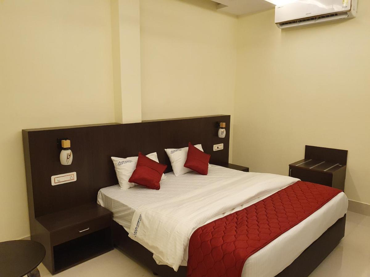 Suluru Sri Lakshmi Palace A/C酒店 外观 照片